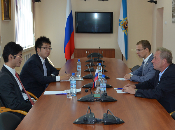 Представители Архангельского отделения КПРФ встретились с японскими дипломатами