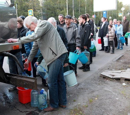 Пока чиновники делят Архангельский "Водоканал", жители все больше рискуют остаться без воды!